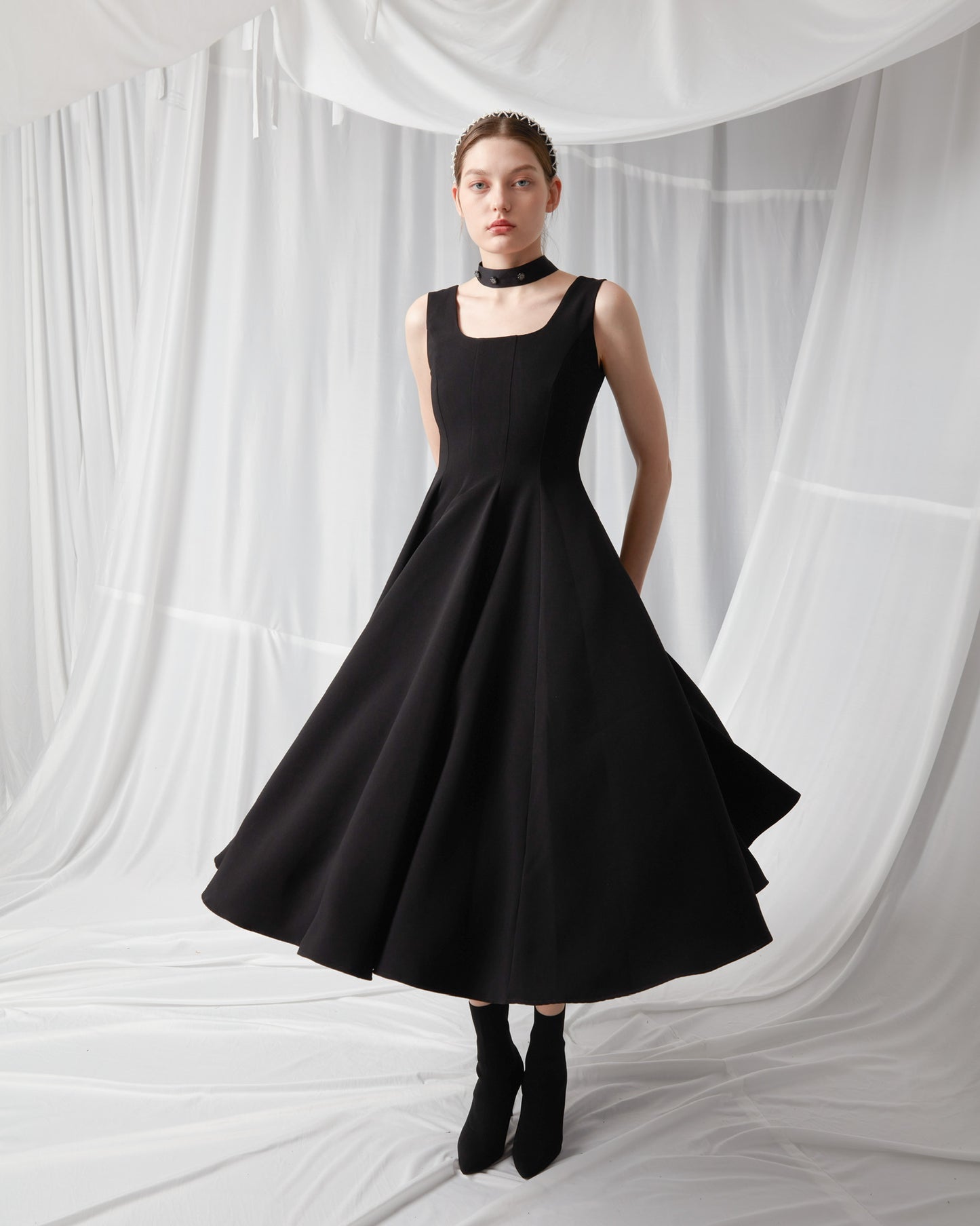 U Neck sleeveless Maxi Dress - Black