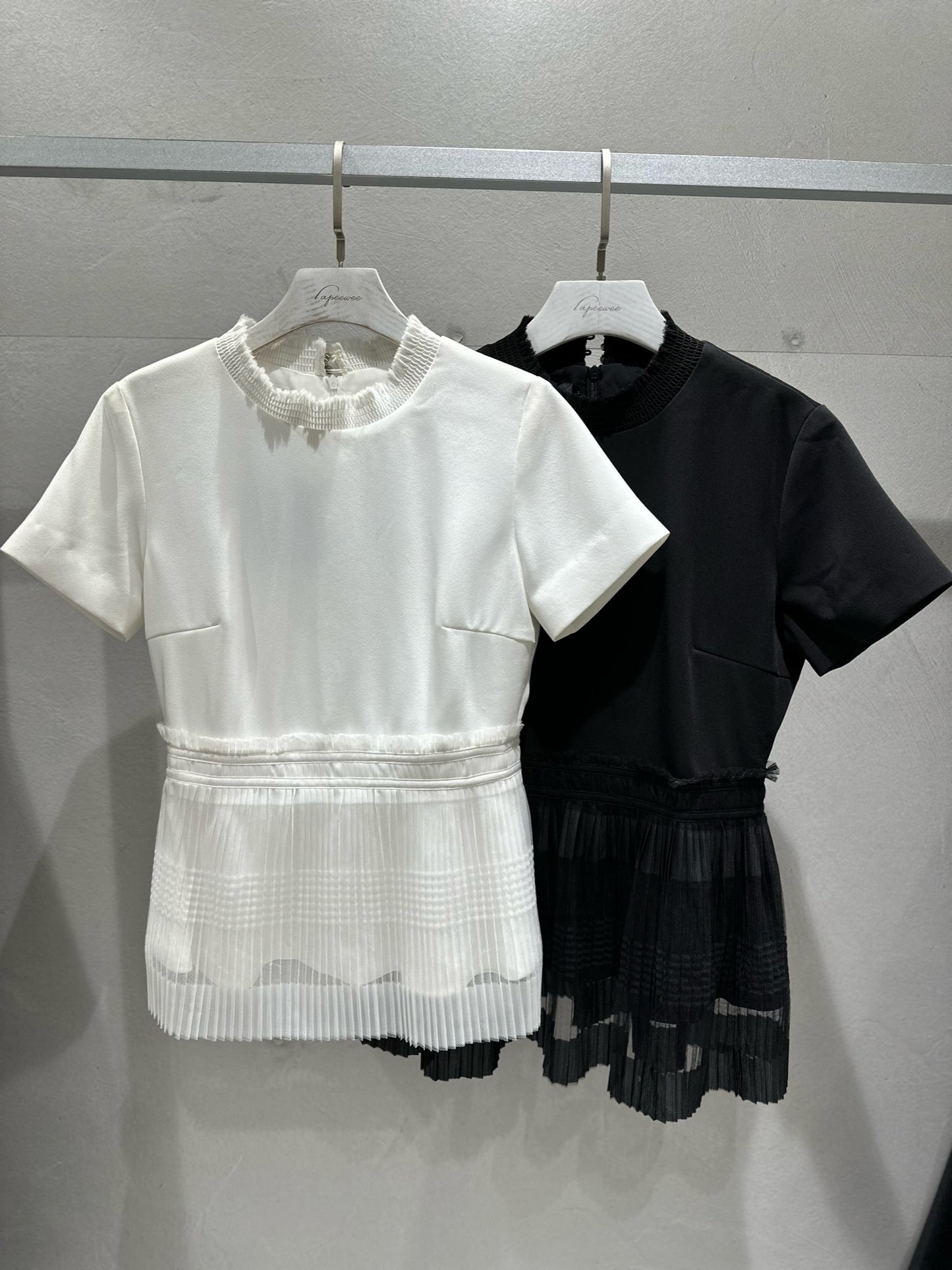 Lace Top-Black Size L/White Size S