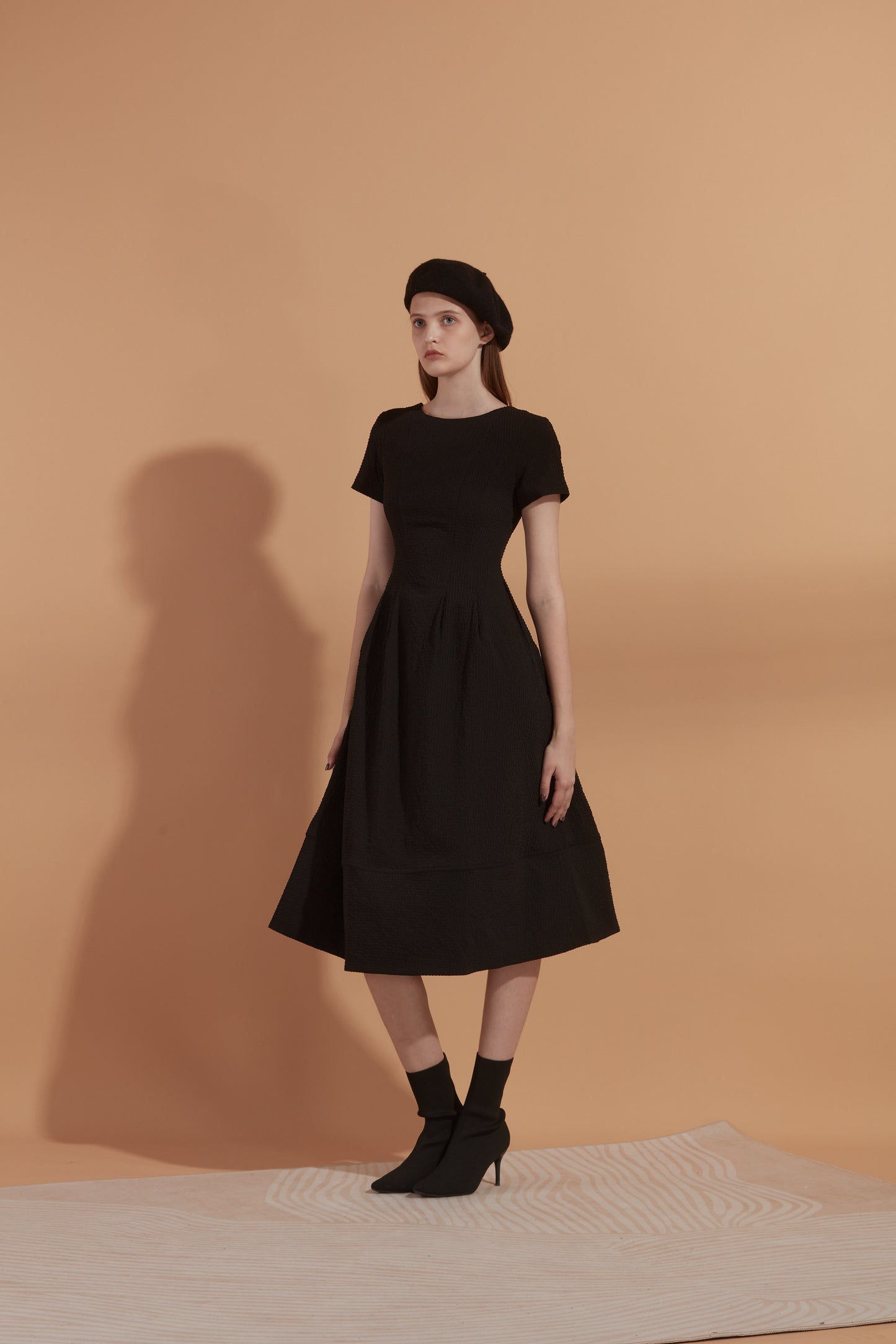 Midi dress in black