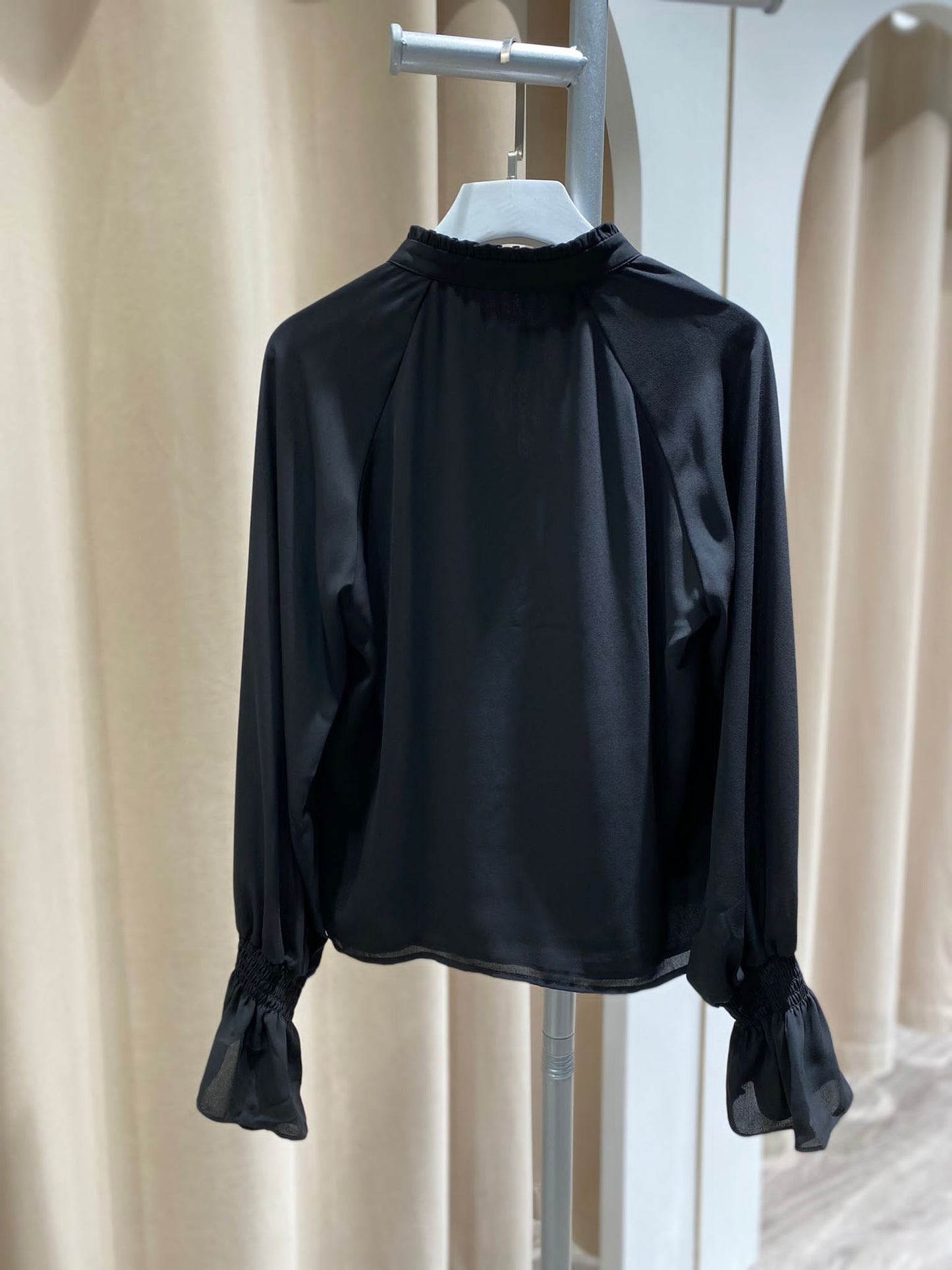 Tie-neck georgette blouse (Black)