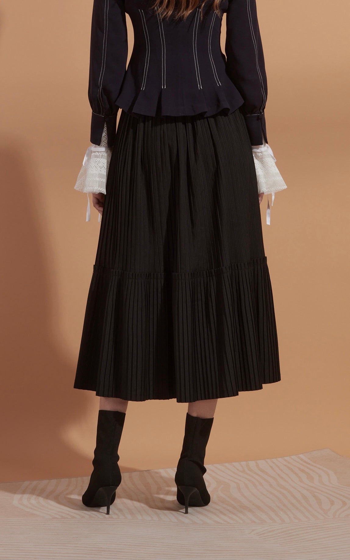 Striped pattern pleated skirt