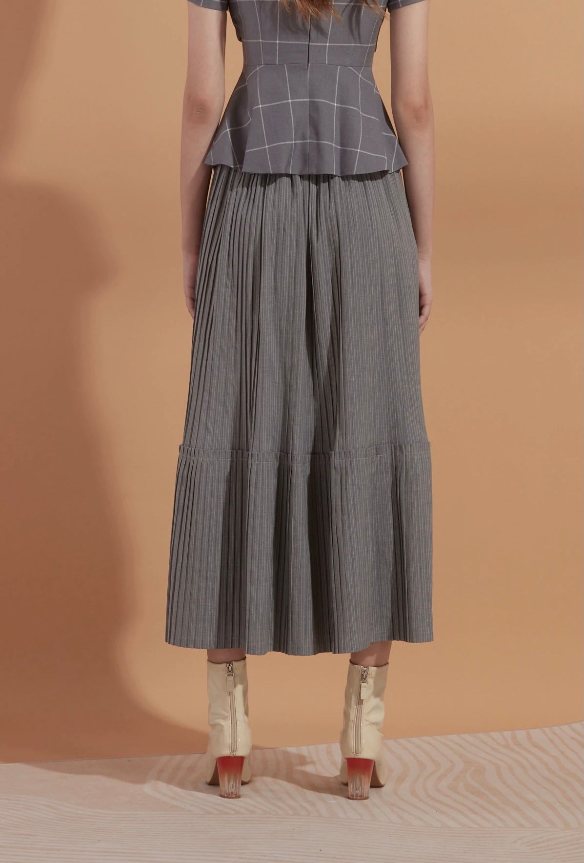 Striped pattern pleated skirt